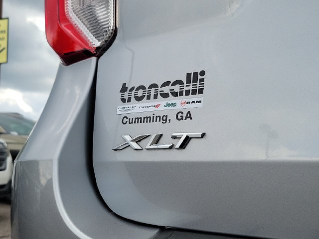 Used 2024 Ford Explorer XLT RWD image 8