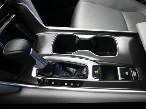 Used 2018 Honda Accord LX image 23