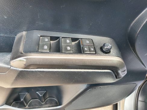 Used 2019 Toyota Tacoma TRD Off-Road AWD/4WD image 15