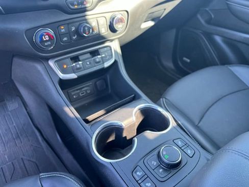Used 2024 GMC Terrain SLT w/ Infotainment Package II FWD image 24