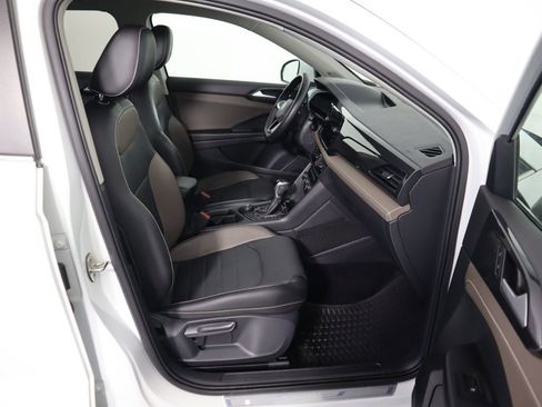 Used 2022 Volkswagen Taos SEL w/ Panoramic Sunroof Package image 21