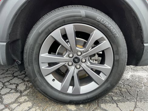 Used 2022 Ford Explorer XLT w/ Equipment Group 202A image 11