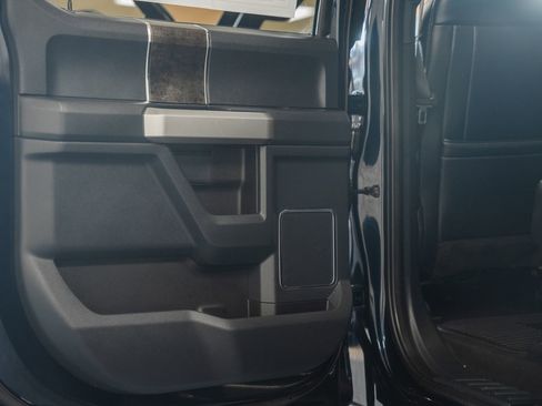 Used 2022 Ford F250 Lariat w/ Black Appearance Pkg image 49