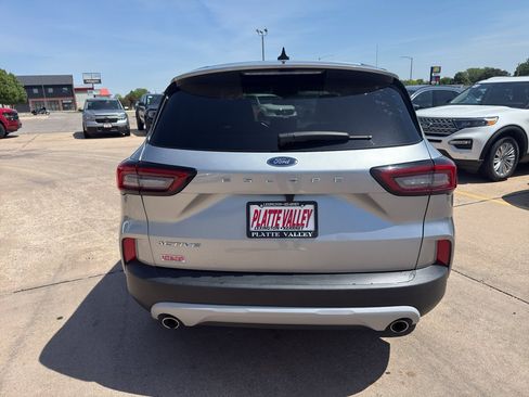 Used 2023 Ford Escape Active w/ Cold Weather Package FWD image 8