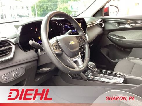 Used 2024 Chevrolet TrailBlazer LT w/ Convenience Package AWD/4WD image 10