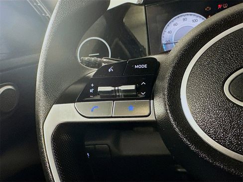 Used 2024 Hyundai Elantra SEL image 25