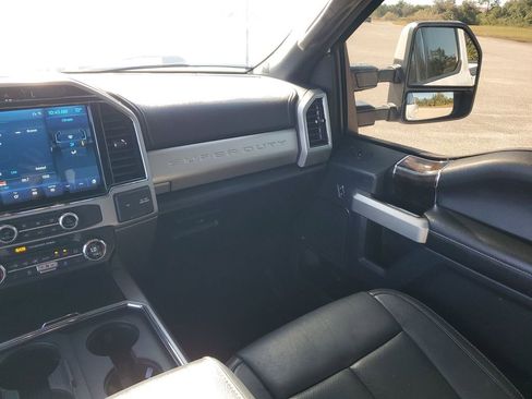 Used 2022 Ford F250 Lariat w/ Lariat Ultimate Package image 11