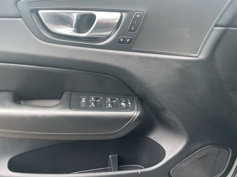 Certified 2025 Volvo XC60 B5 Plus image 25