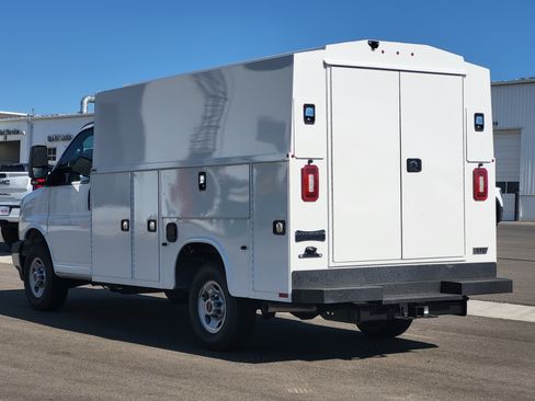 New 2026 GMC Savana 3500 w/ Power Convenience Package RWD image 5