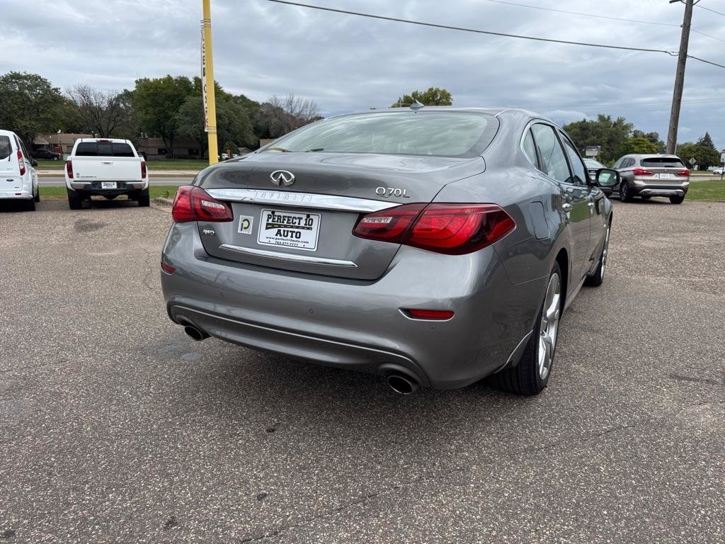 Used 2017 INFINITI Q70 L 3.7 AWD/4WD image 5
