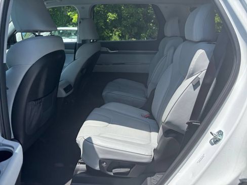 Used 2025 Hyundai Palisade SEL FWD image 23