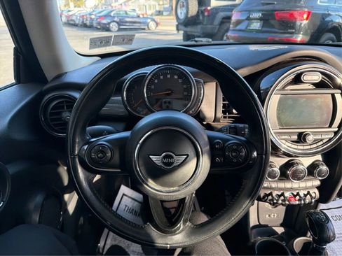 Used 2018 MINI Cooper 2-Door Hardtop w/ Signature Line Package image 17