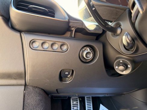 Used 2023 McLaren Artura RWD image 19