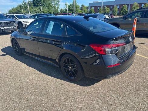 Used 2023 Honda Civic Sport image 4