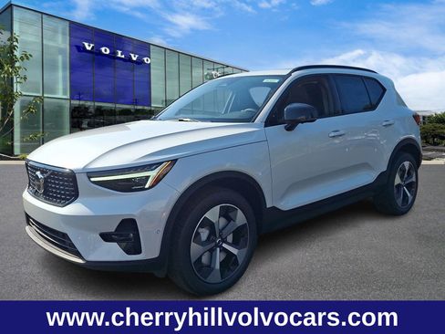 New 2026 Volvo XC40 B5 Plus w/ Protection Package Premier image 4