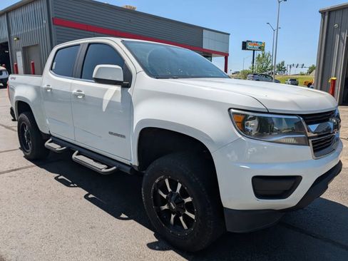 Used 2017 Chevrolet Colorado LT AWD/4WD image 5