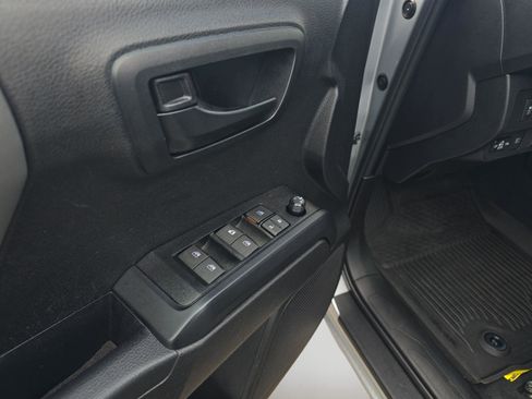 Used 2023 Toyota Tacoma SR AWD/4WD image 21