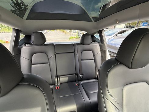 Used 2023 Tesla Model Y Performance AWD/4WD image 22