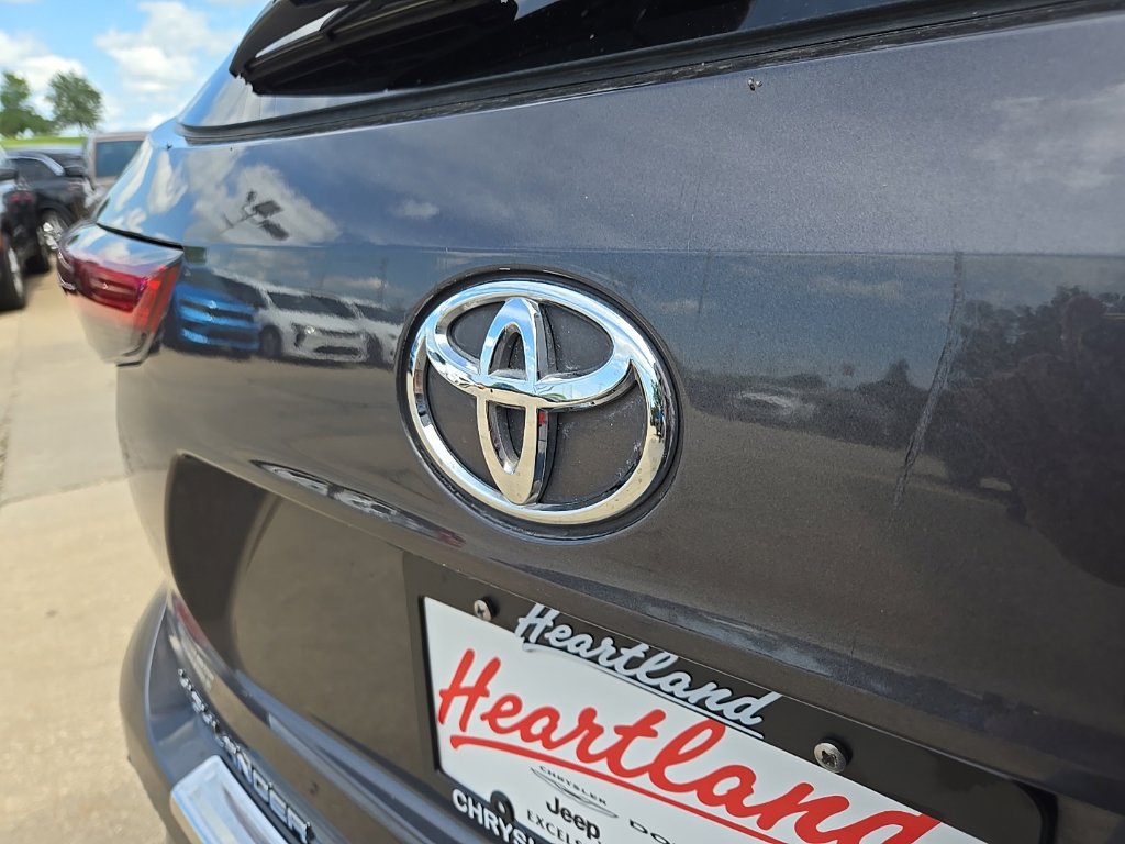 Used 2021 Toyota Highlander Platinum AWD/4WD image 25