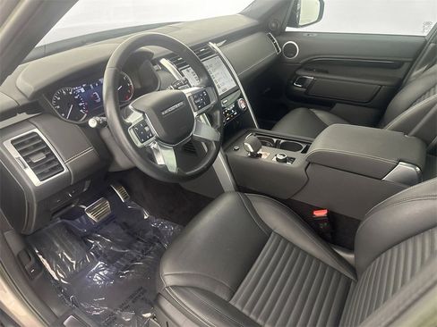 Used 2023 Land Rover Discovery S R-Dynamic image 9