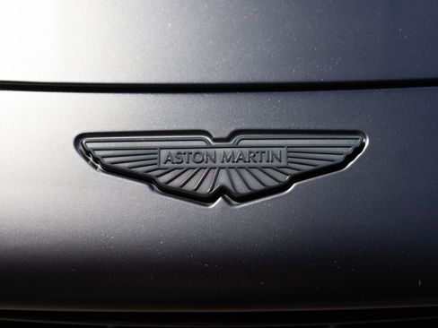 Used 2025 Aston Martin DB12 Convertible RWD image 30