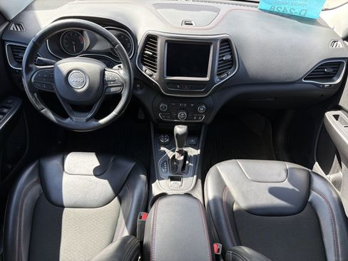 Used 2020 Jeep Cherokee Trailhawk w/ Cold Weather Group AWD/4WD image 10