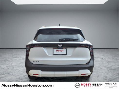 New 2026 Nissan Kicks SV image 6