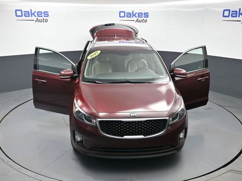 Used 2017 Kia Sedona SX image 56