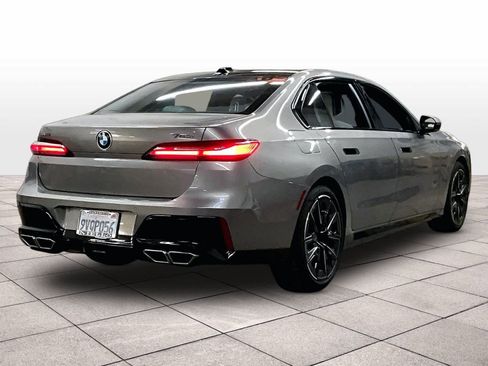 Certified 2025 BMW 760i xDrive image 14