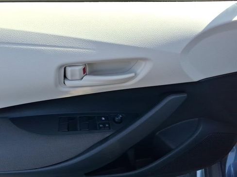 Used 2025 Toyota Corolla LE image 12