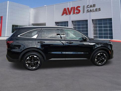 Used 2024 Kia Sorento S image 7