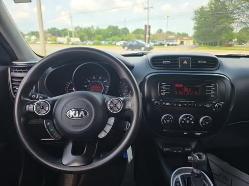 Used 2014 Kia Soul FWD image 12