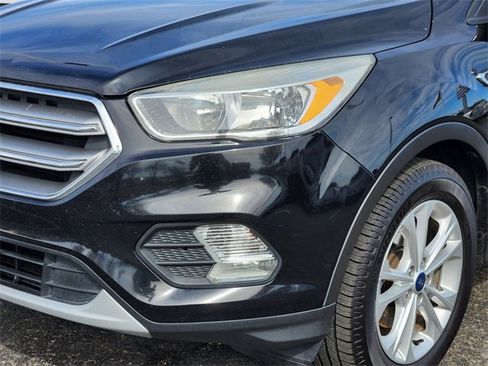Used 2017 Ford Escape SE image 8