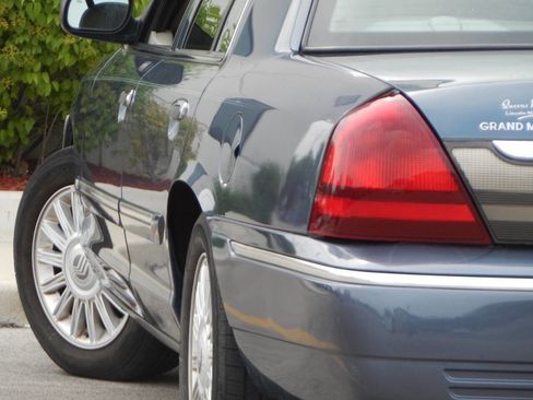 Used 2008 Mercury Grand Marquis LS image 1