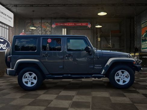 Used 2017 Jeep Wrangler Unlimited Sport w/ Quick Order Package 24S AWD/4WD image 7
