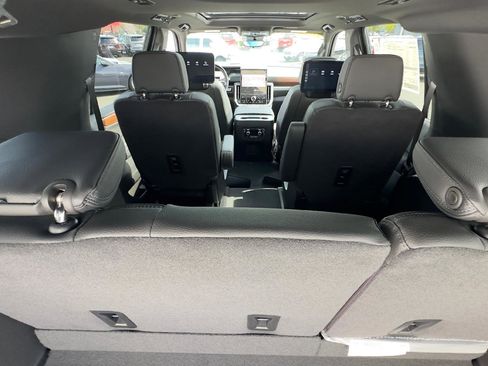 New 2026 GMC Yukon XL Denali w/ Denali Reserve Package image 7