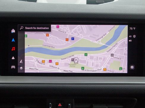 Used 2024 Porsche Cayenne w/ Premium Package image 17