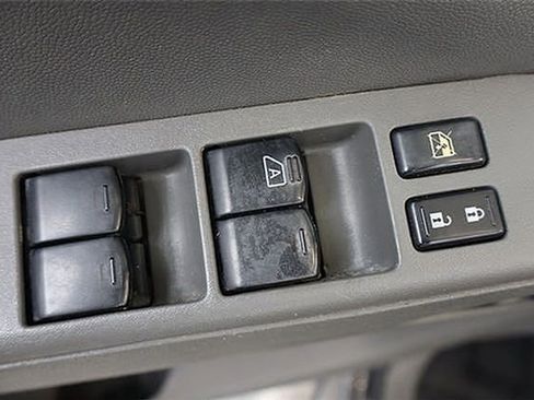 Used 2019 Nissan Frontier SV image 16