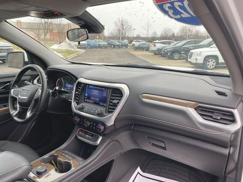 Used 2023 GMC Acadia SLE image 27