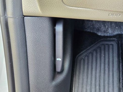 New 2026 Kia Carnival EX image 17