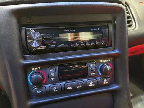 Used 2002 Chevrolet Corvette Z06 w/ Memory Pkg image 23