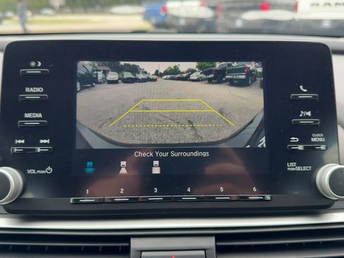 Used 2019 Honda Accord LX image 15