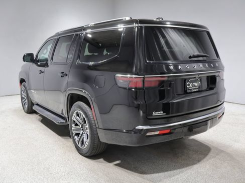 Used 2023 Jeep Wagoneer Series II AWD/4WD image 5