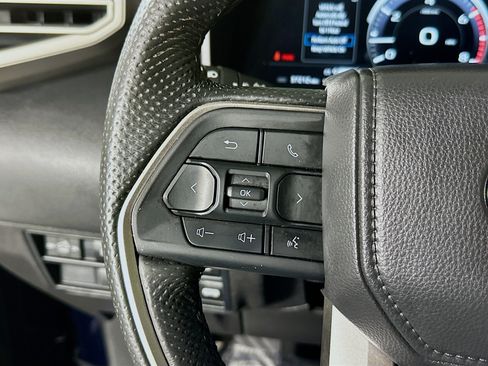 Used 2025 Toyota Tundra Limited AWD/4WD image 16