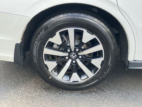 Certified 2025 Honda Odyssey EX-L image 13