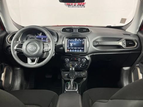 Used 2023 Jeep Renegade Latitude AWD/4WD image 12