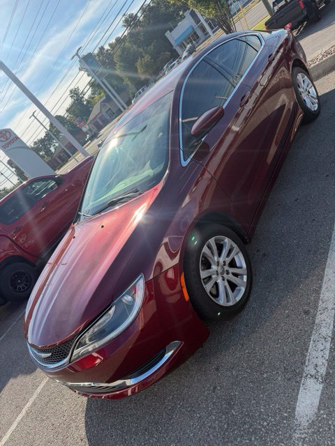 Used 2015 Chrysler 200 Limited FWD image 2