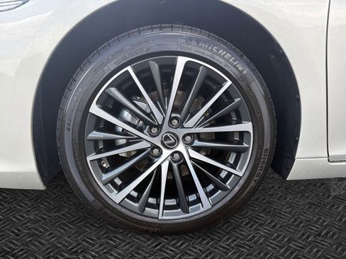 Used 2025 Lexus ES 350 w/ Premium Package FWD image 11