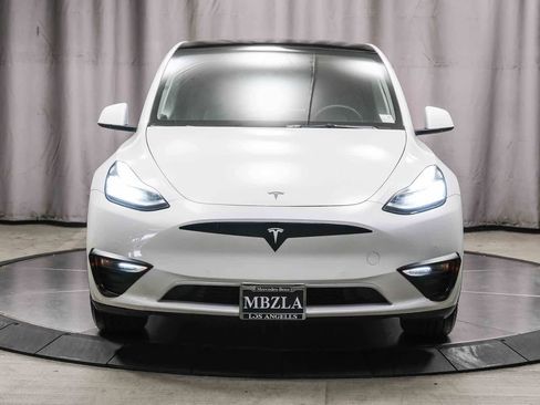 Used 2022 Tesla Model Y Long Range AWD/4WD image 6