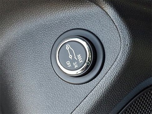 Used 2025 Chevrolet TrailBlazer RS w/ Convenience Package image 28